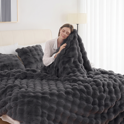 Ultra-Soft Faux Rabbit Fleece Throw Blanket – All-Season Plush Blanket